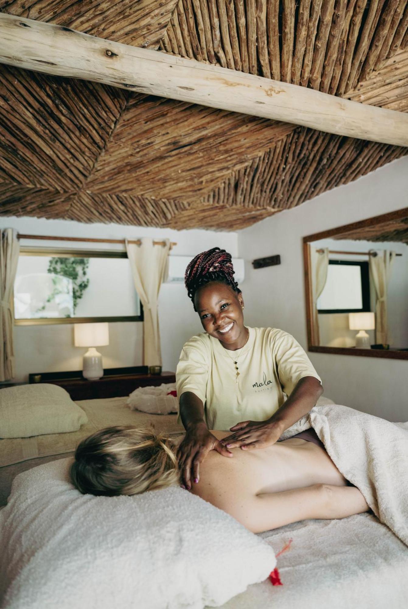 Mala Boutique Hotel Bwejuu Buitenkant foto